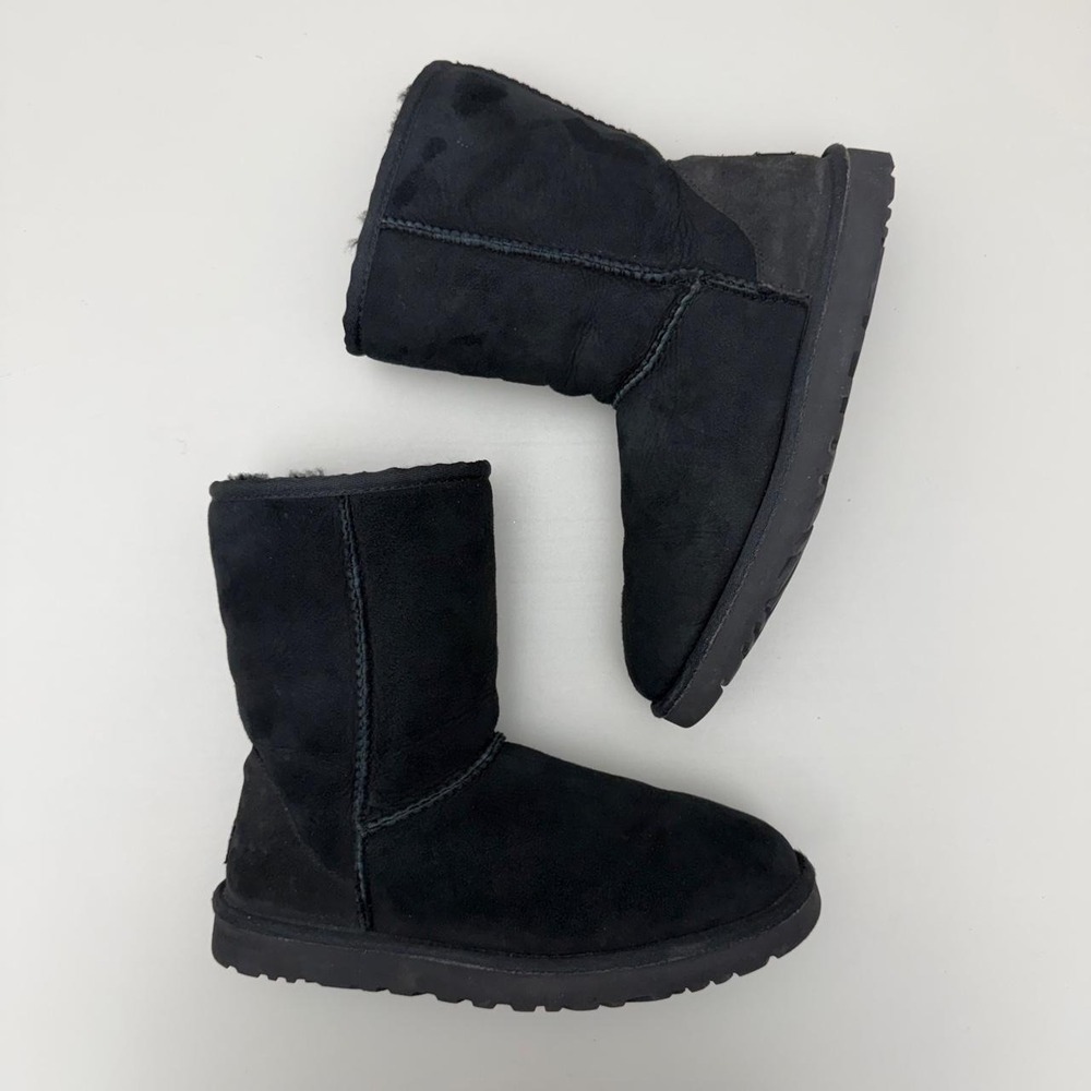 UGG classic II short boots black size US 8